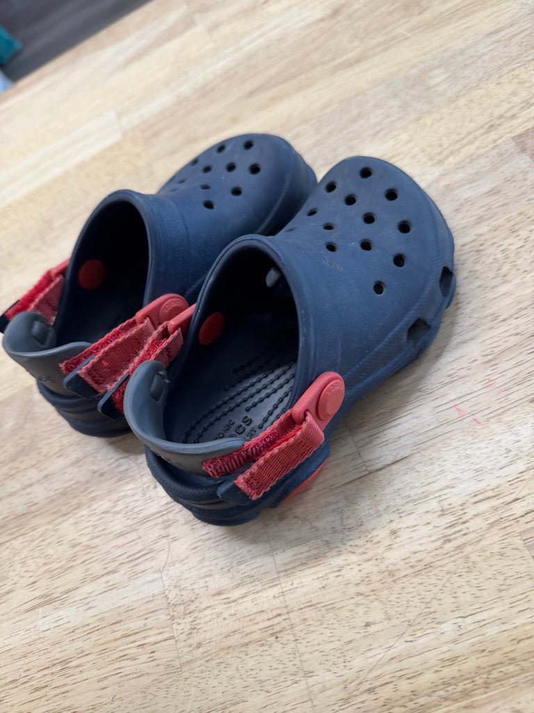 Crocs Classic Clogs Navy | Size C9 - Nest and Sprout - Consignment