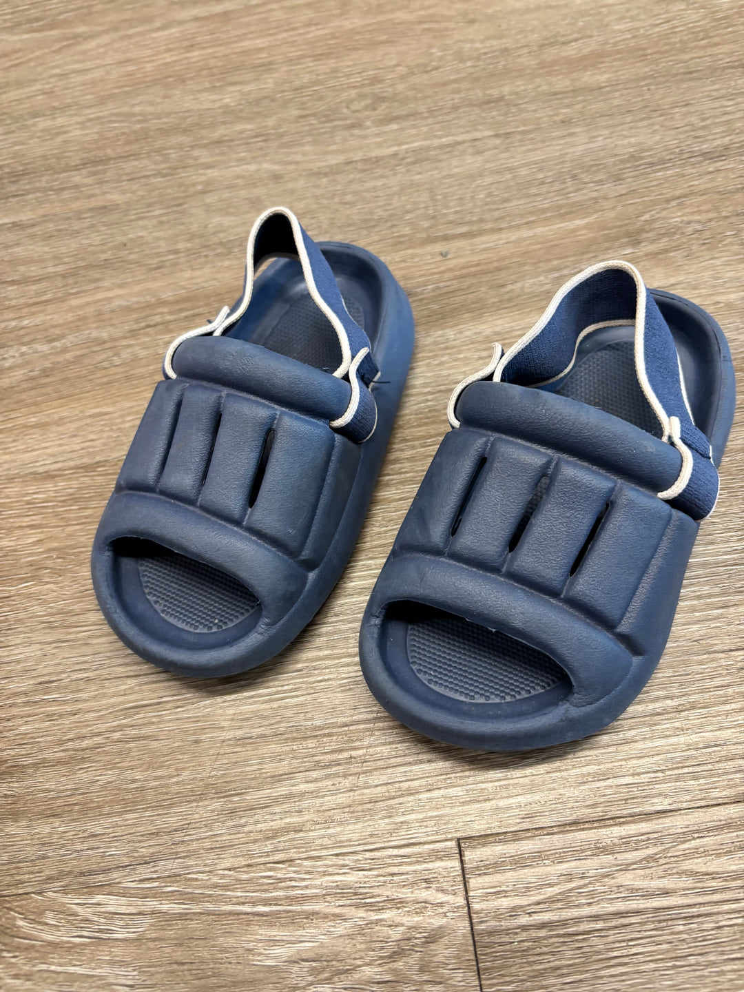 Kauai Chunky Elastic-Back Sandals | Size 26/27