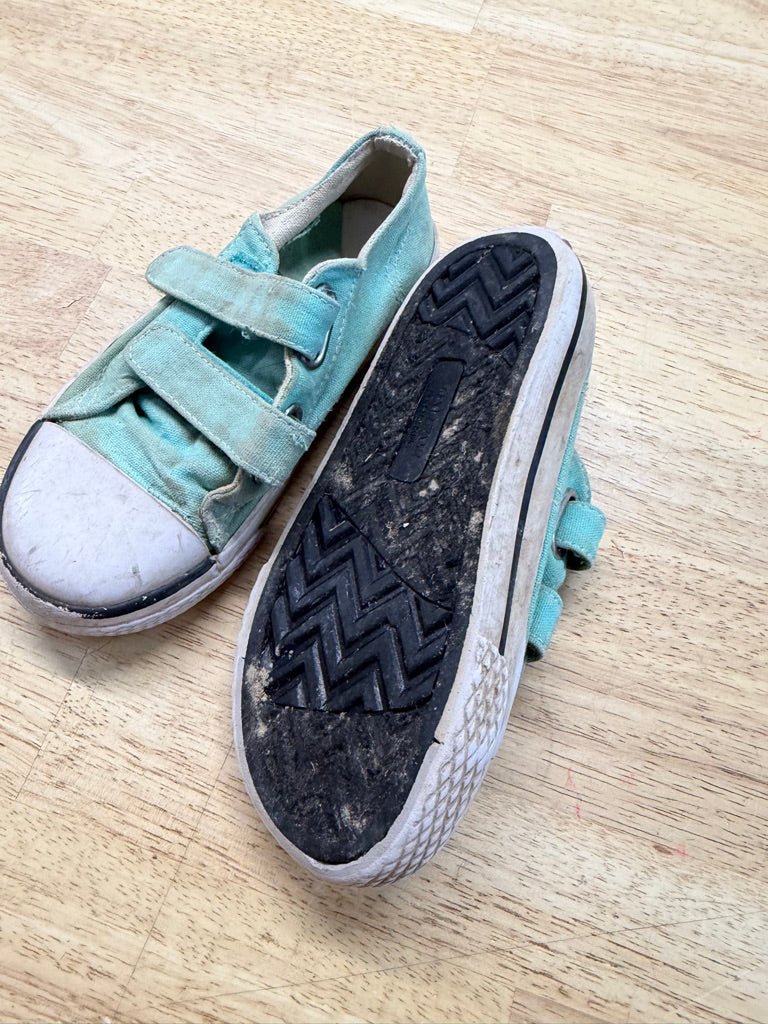 Airwalk Canvas Shoes – 9.5 | Mint Velcro | Play - Nest and Sprout - Consignment