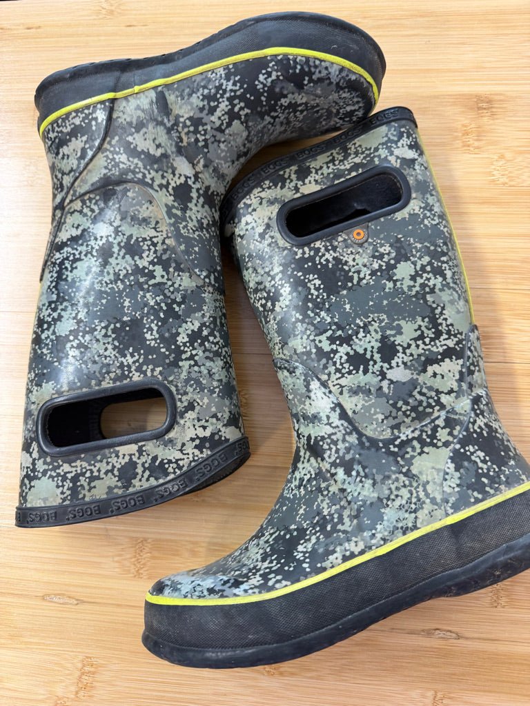 Bogs Green Speckle Rain Boots – Junior 1 (EU 32) | Play - Nest and Sprout-Consignment