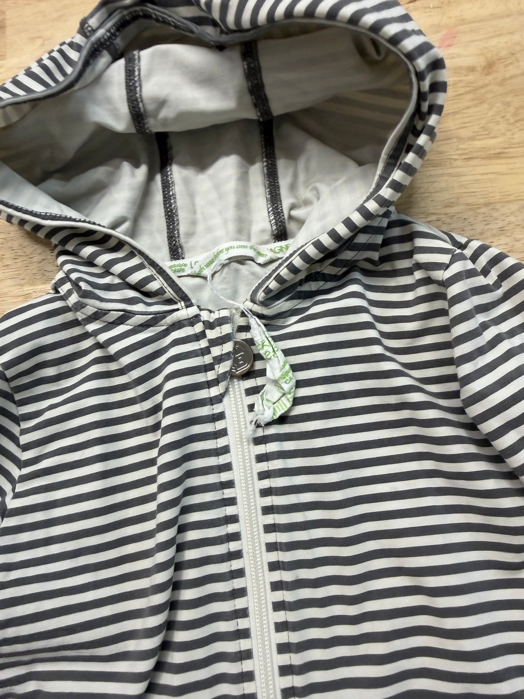 Peekaboo Beans Zip Up Hoodie – 7 | Grey and White Stripe