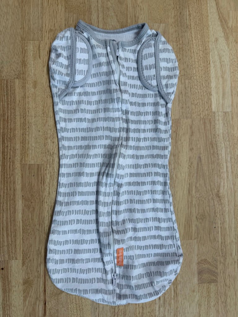 SwaddleMe Swaddle – L | White & Grey Print - Nest and Sprout - Consignment