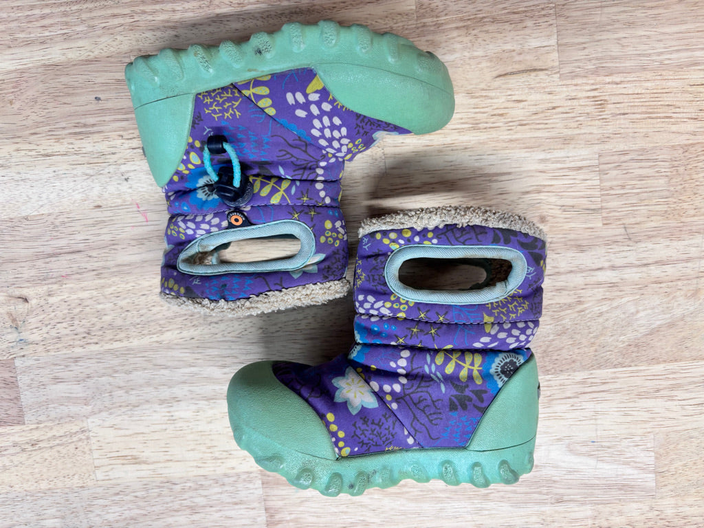 Bogs Winter Boots – US 5