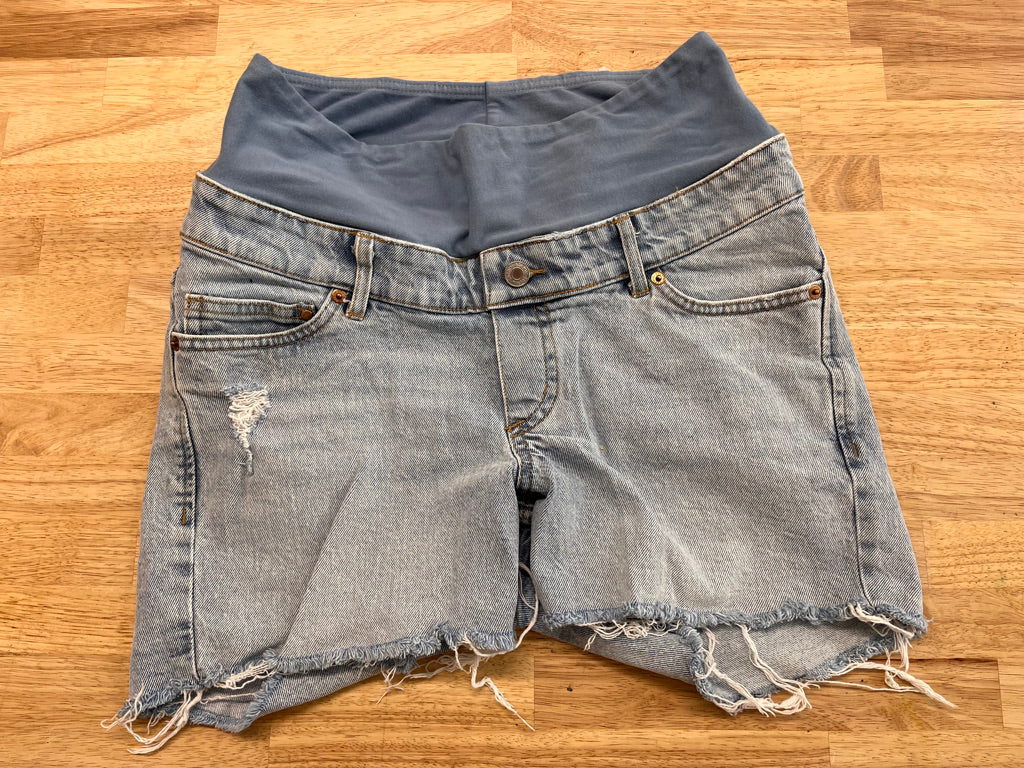 H&M Mama S Maternity Shorts – Light Wash Distressed
