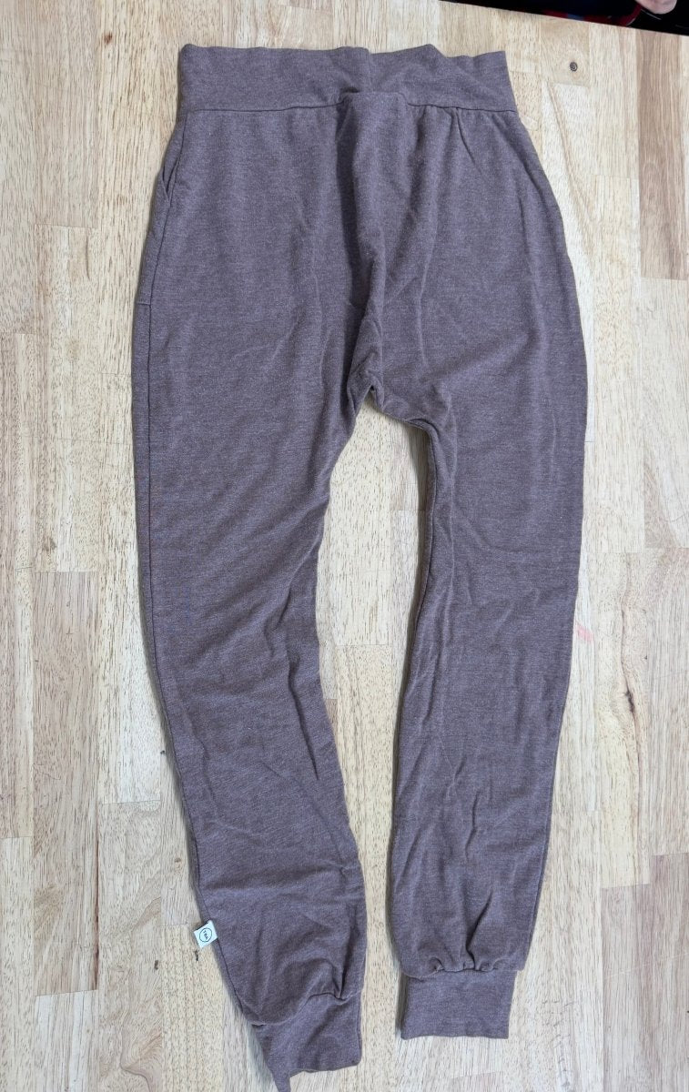 Tiny Button Apparel Brown Bamboo Loose-Fit Legging – 7/8 | Made in Canada - Nest and Sprout-Consignment