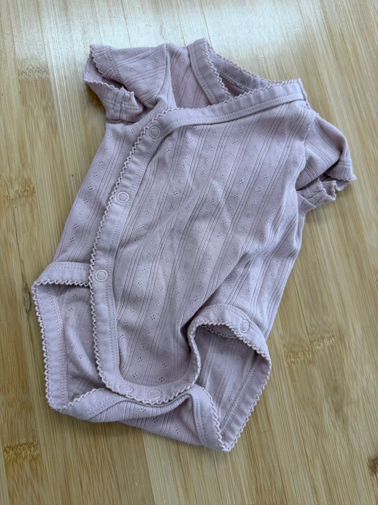 H&M Ribbed Open-Work Kimono Bodysuit – Newborn | Light Pink Like New - Nest and Sprout-Consignment