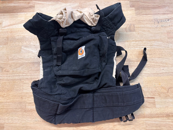 Ergobaby Carrier Black/Beige (Fair Used)