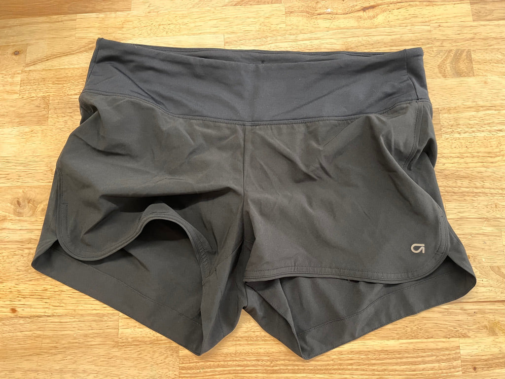 GapFit Size M Black Maternity Active Shorts