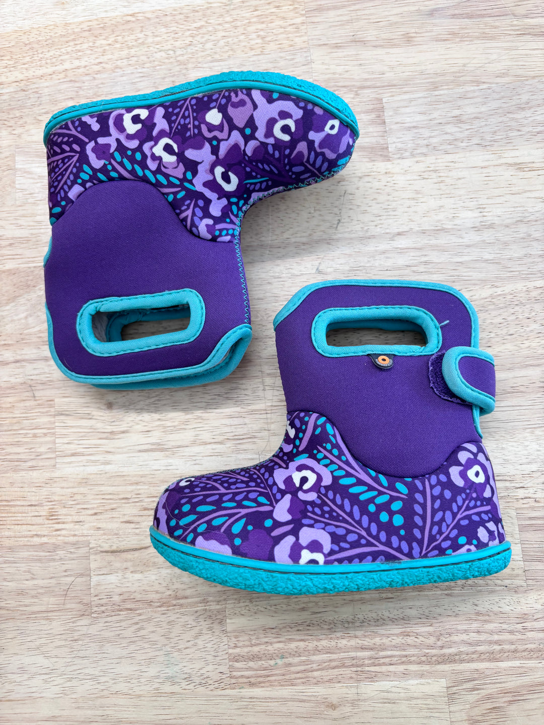 Bogs Size 8 Purple Winter Boots