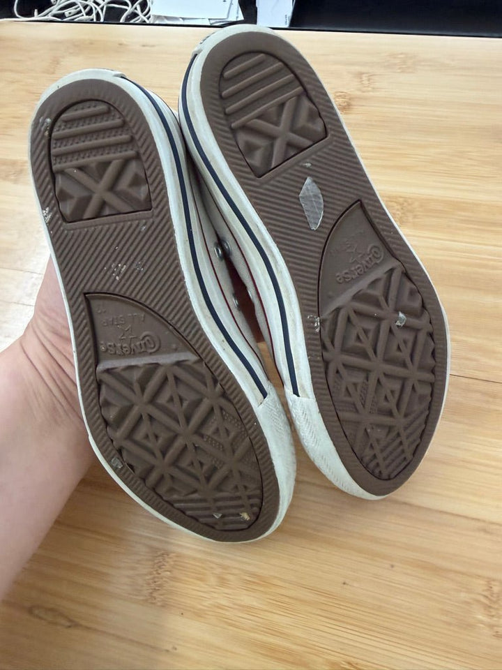 Converse Lace-Up Shoes – 13 (EU 31) | White No Laces | Play - Nest and Sprout-Consignment