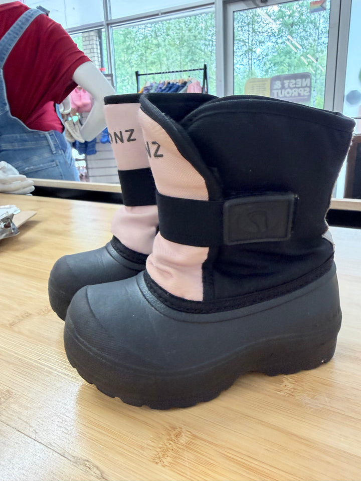 Stonz Winter Boots – 9 | Play