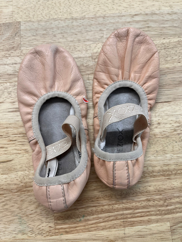 Capezio Size 12M Ballet Slippers