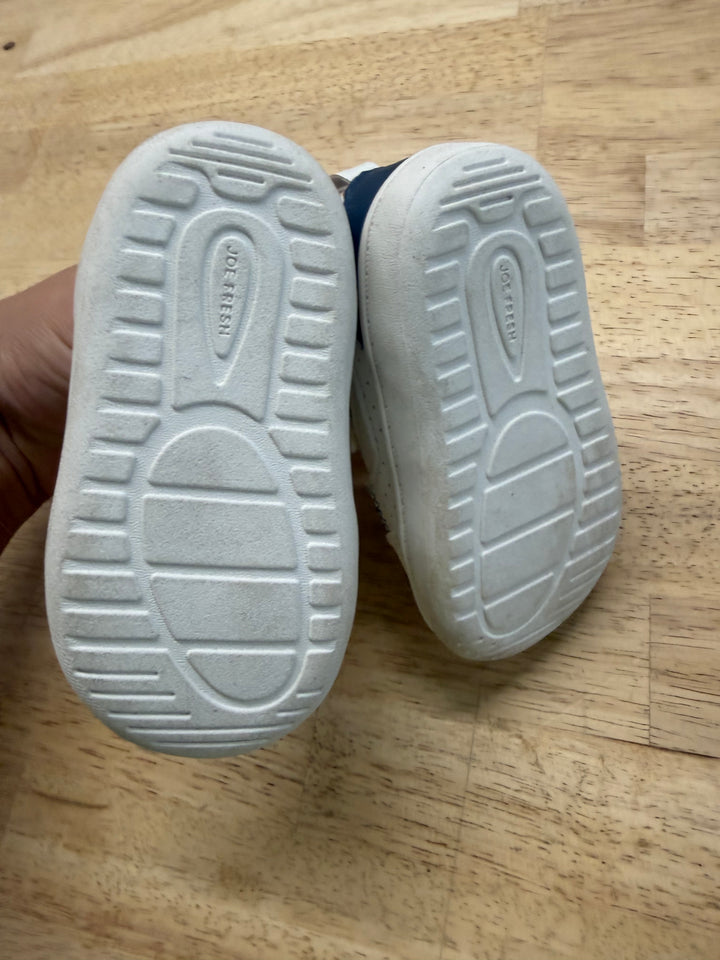 Joe Fresh Velcro Sneakers – 4 (EU 19) | White Blue Accents