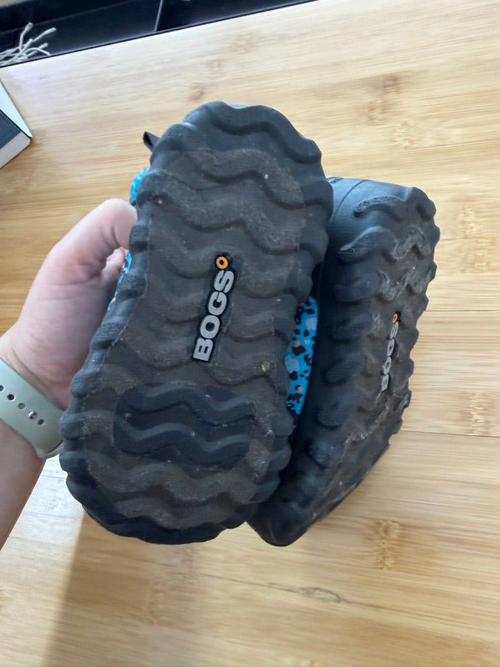 Bogs Winter Boots – Toddler8 | Blue Cheetah Print -30C Rated - Nest and Sprout-Consignment