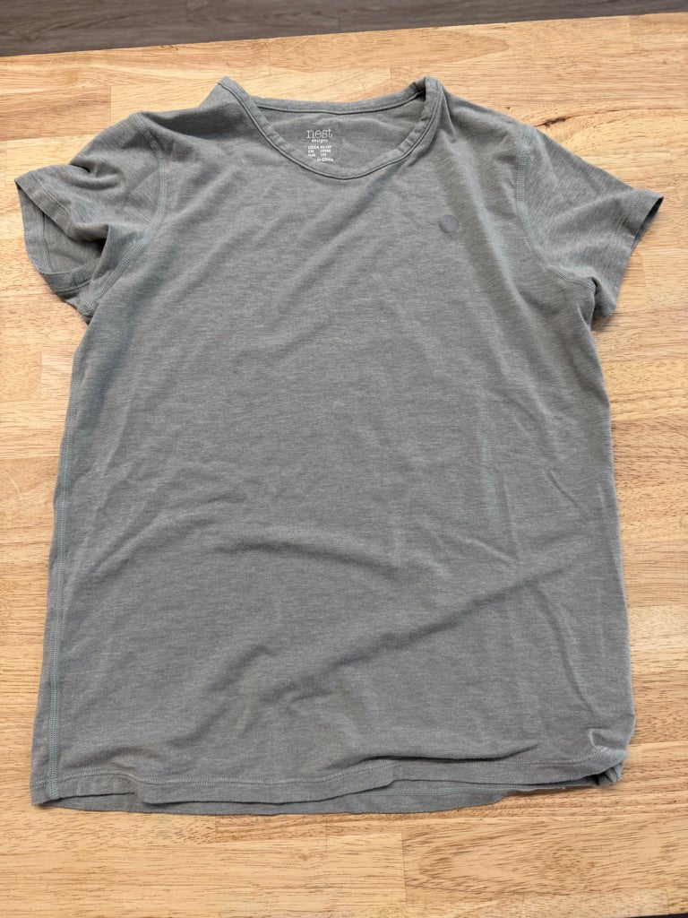 Nest Designs T-Shirt – 9/10 | Light Green | Play - Nest and Sprout-Consignment