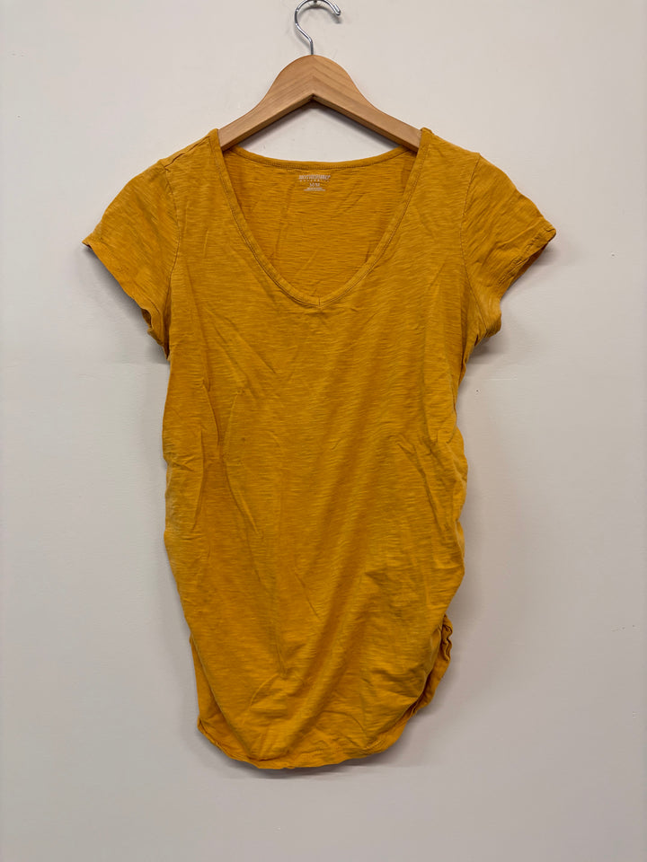 Motherhood Maternity Tee – Size M Yellow play