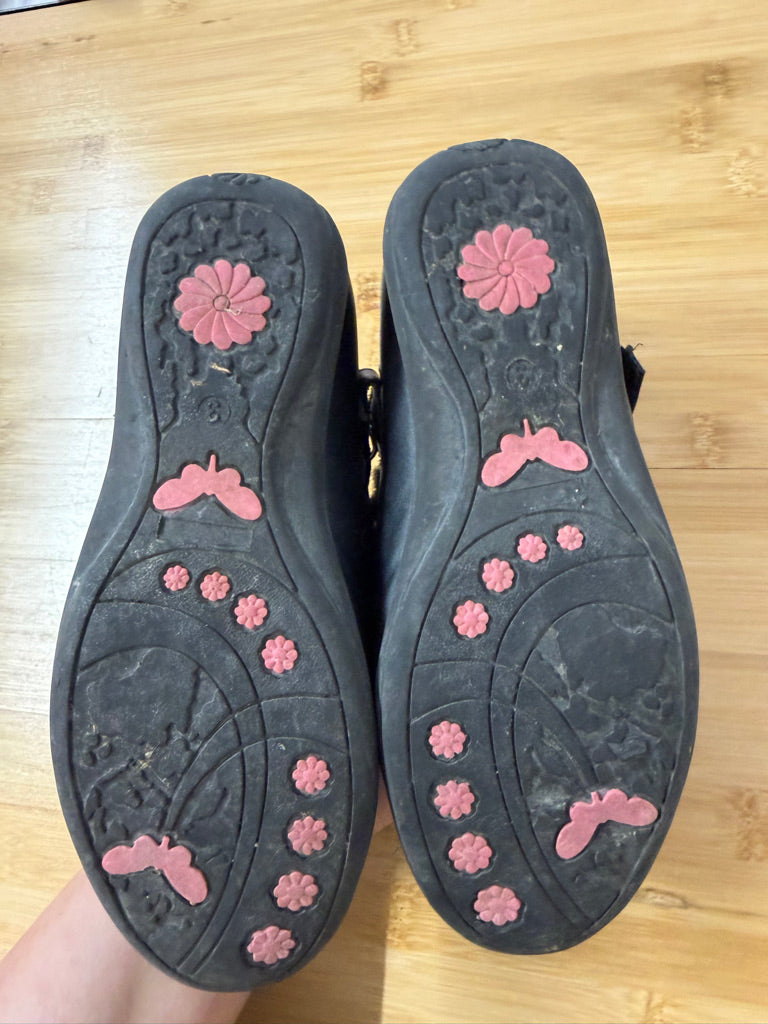 Kelly & Katie Black Mary Janes – Youth 3 | Light Scuff