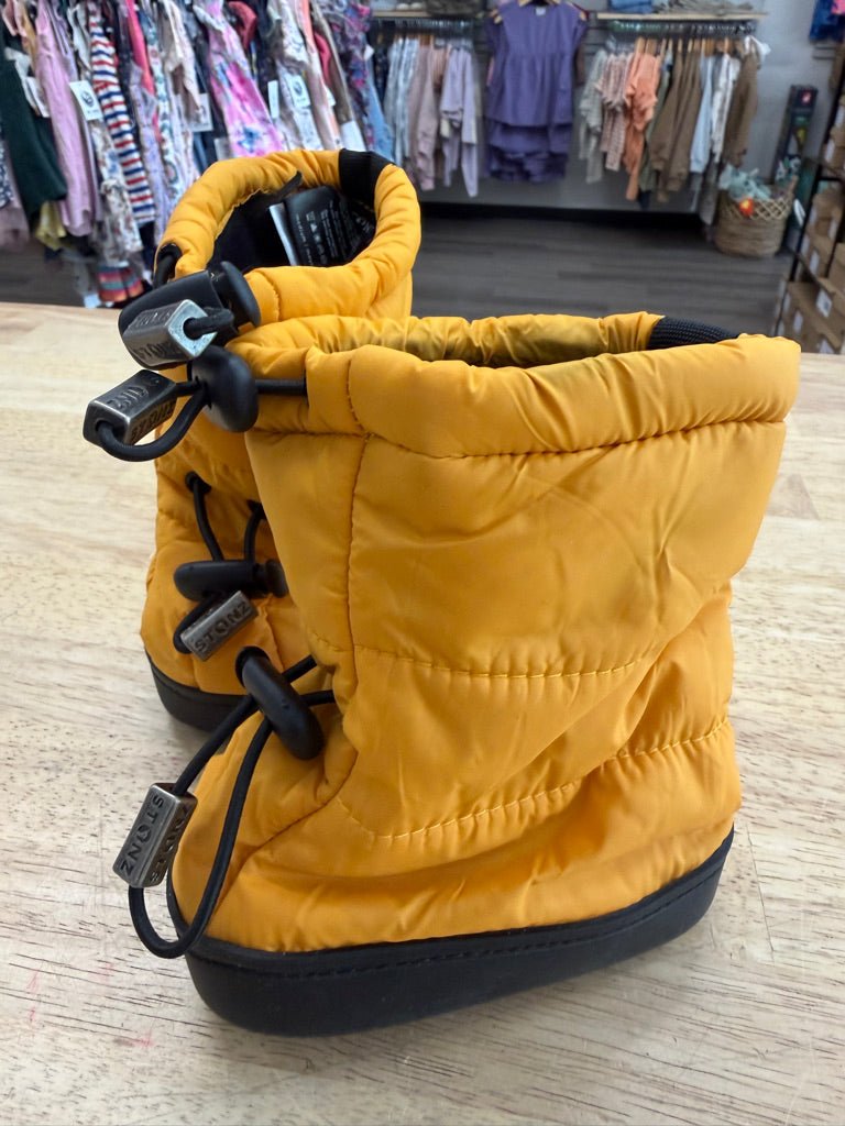 Stonz Puffer Booties – M | Yellow | - 20°C Rated - Nest and Sprout - Consignment