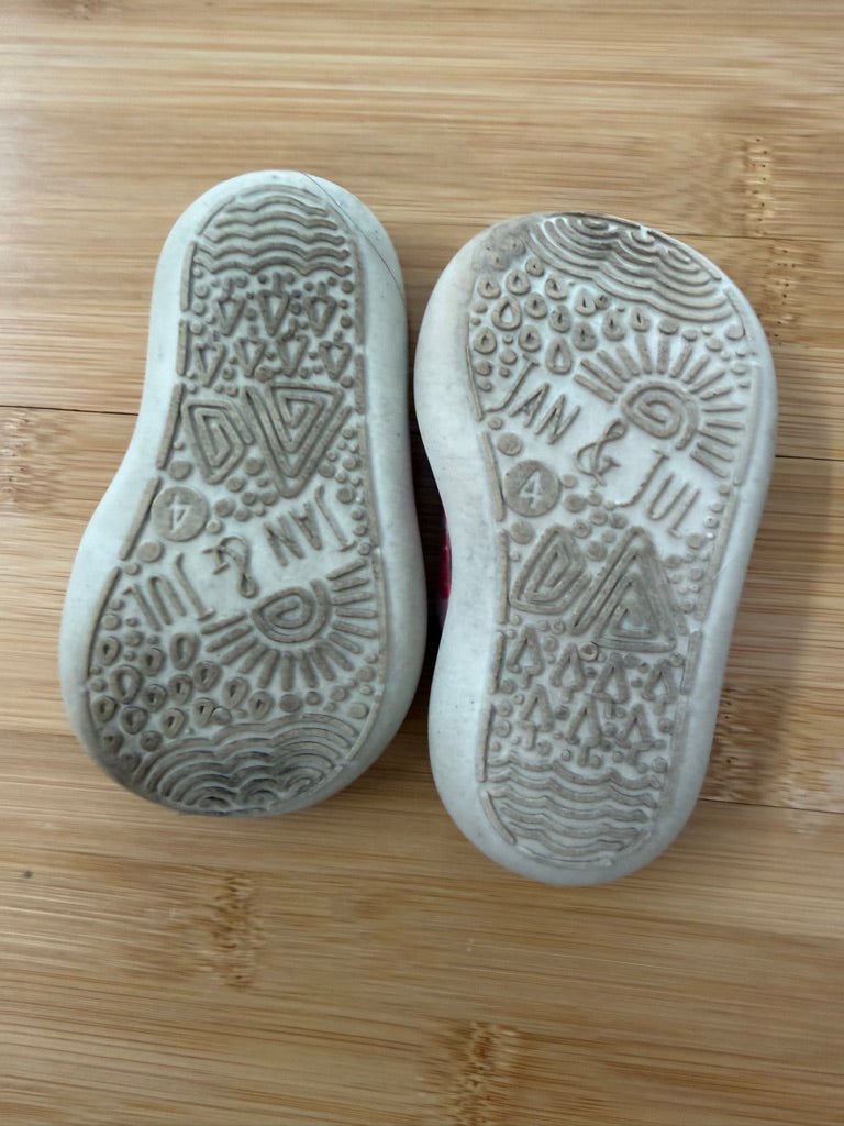 Jan & Jul Water Play Shoes – 4 | Strawberry | Play - Nest and Sprout-Consignment