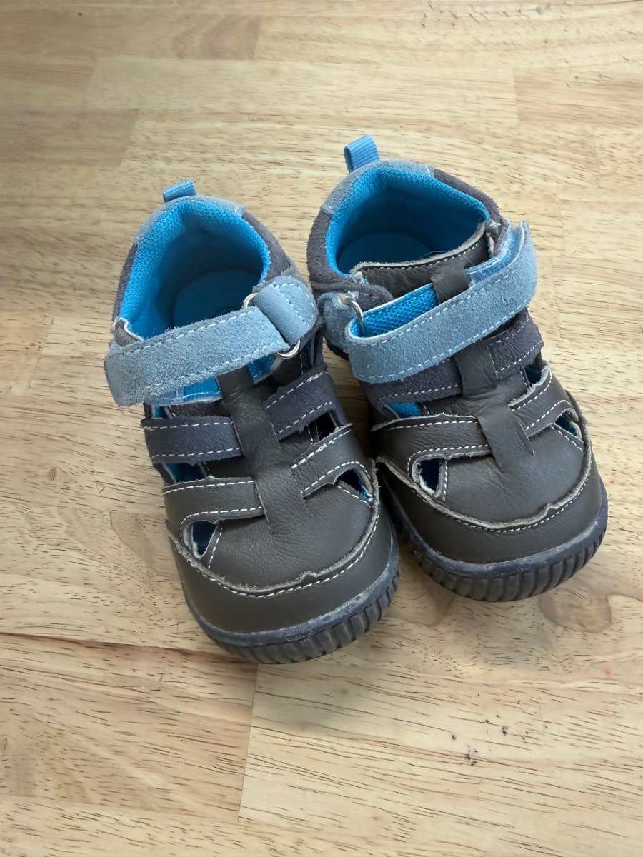 Outbank Sandals – One Size | Charcoal and Blue - Nest and Sprout - Consignment