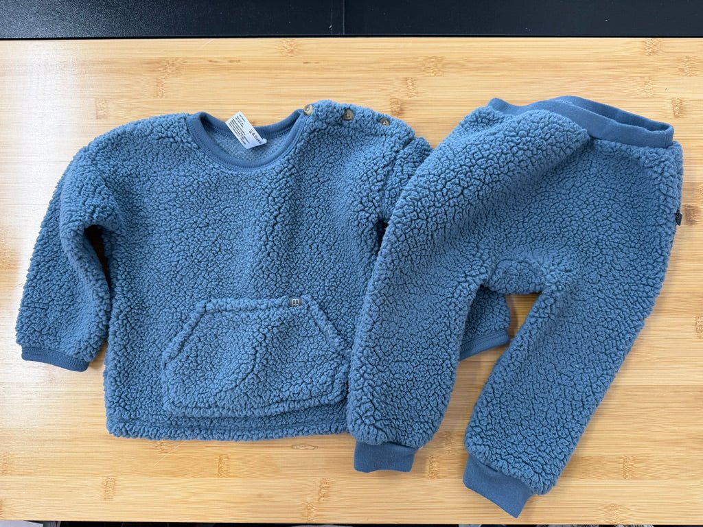 Modern Moments Sherpa Fleece Set – 18M | Blue Two - Piece | Play - Nest and Sprout - Consignment
