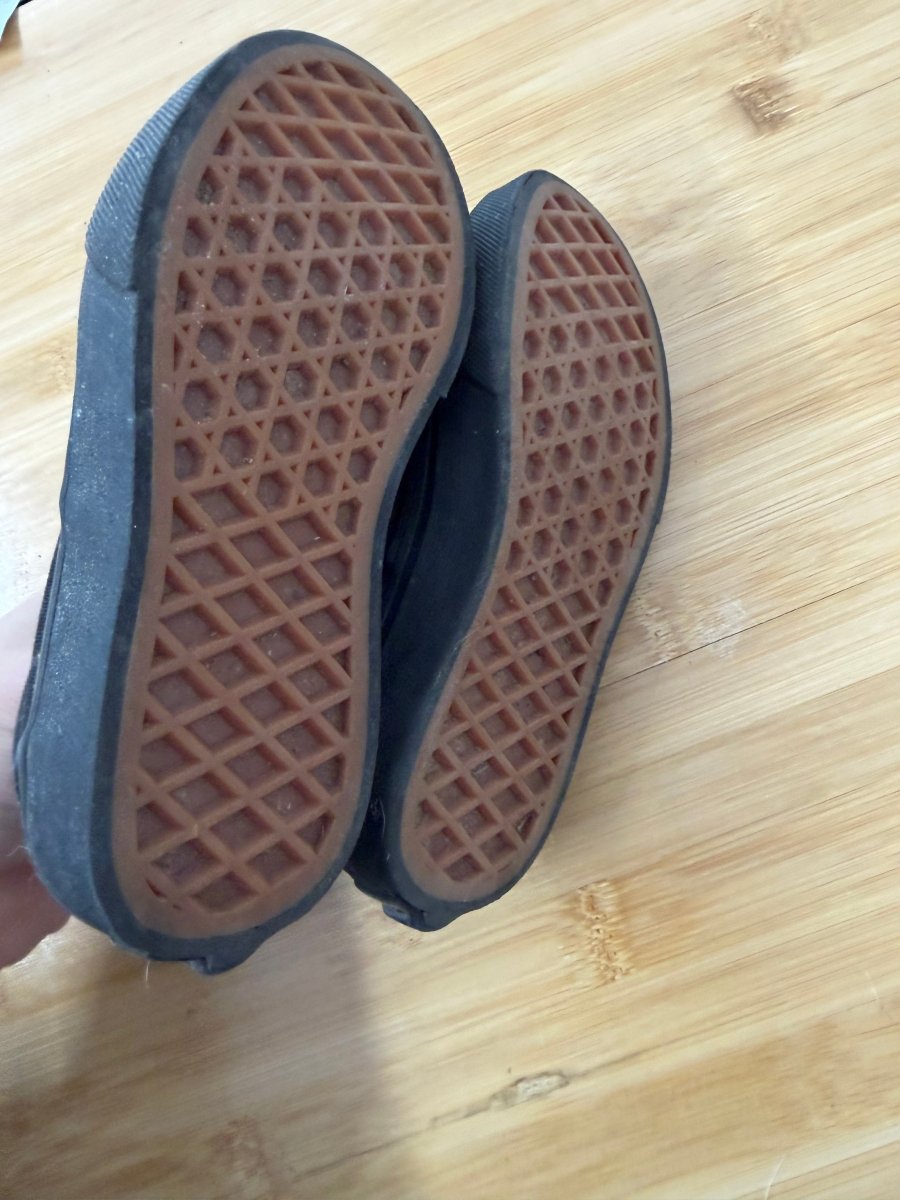 Vans Canvas Sneakers – 11 | Black Pink Laces | Play - Nest and Sprout-Consignment