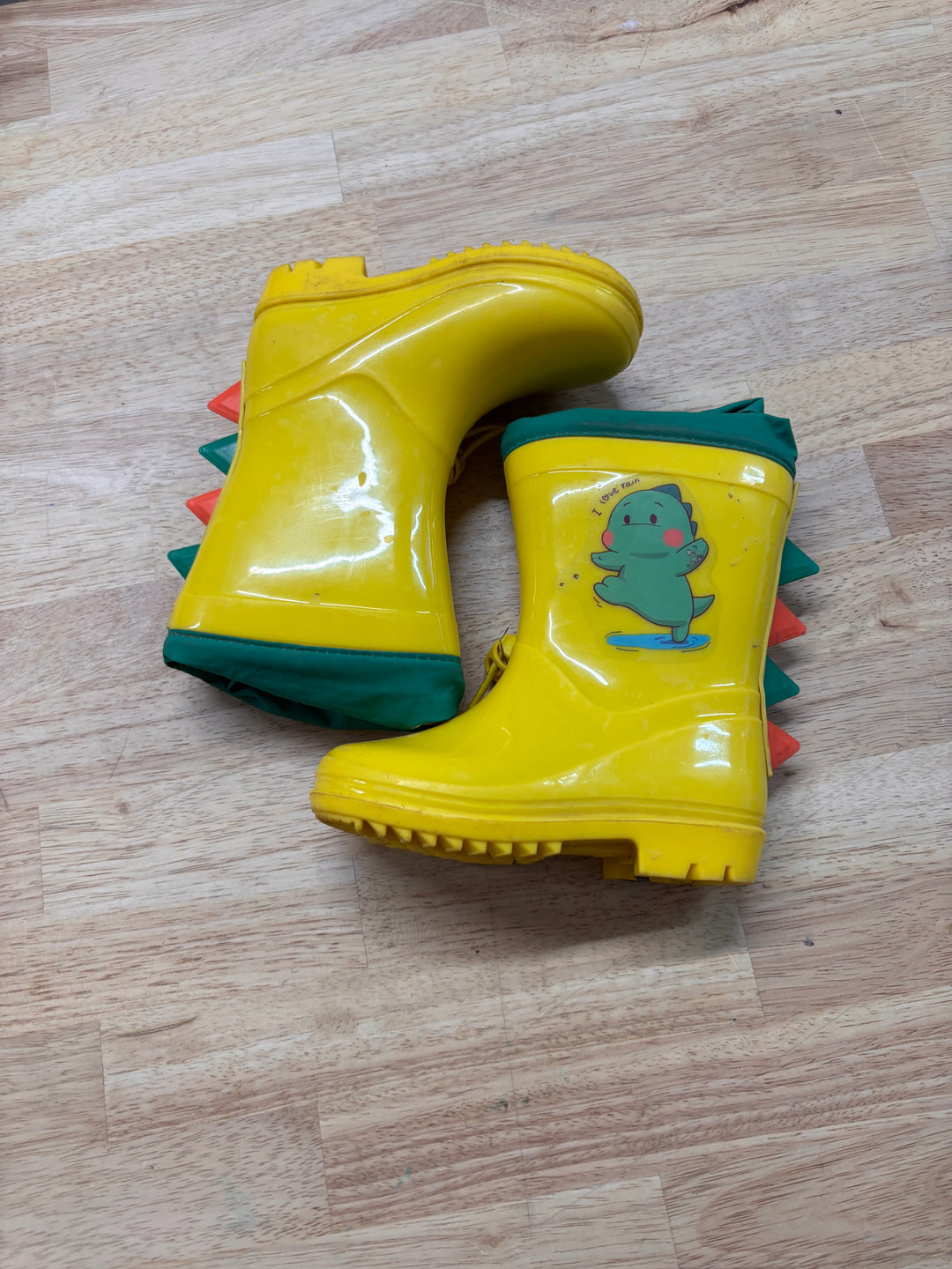 Dinosaur Rain Boots – Size 24 (Play)