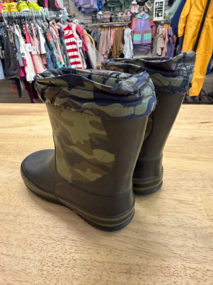 Fleece - Lined Rain Boots – 8 | Camo & Black | Play - Nest and Sprout - Consignment