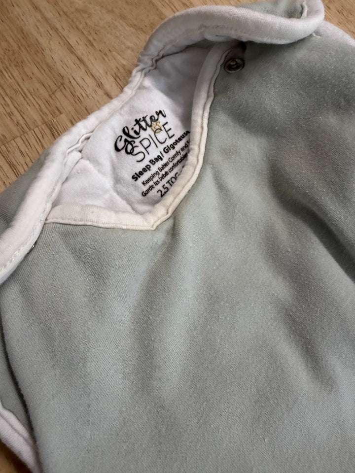 Glitter & Spice Sleep Bag – 0–6M | 2.5 TOG Sage Green play - Nest and Sprout - Consignment