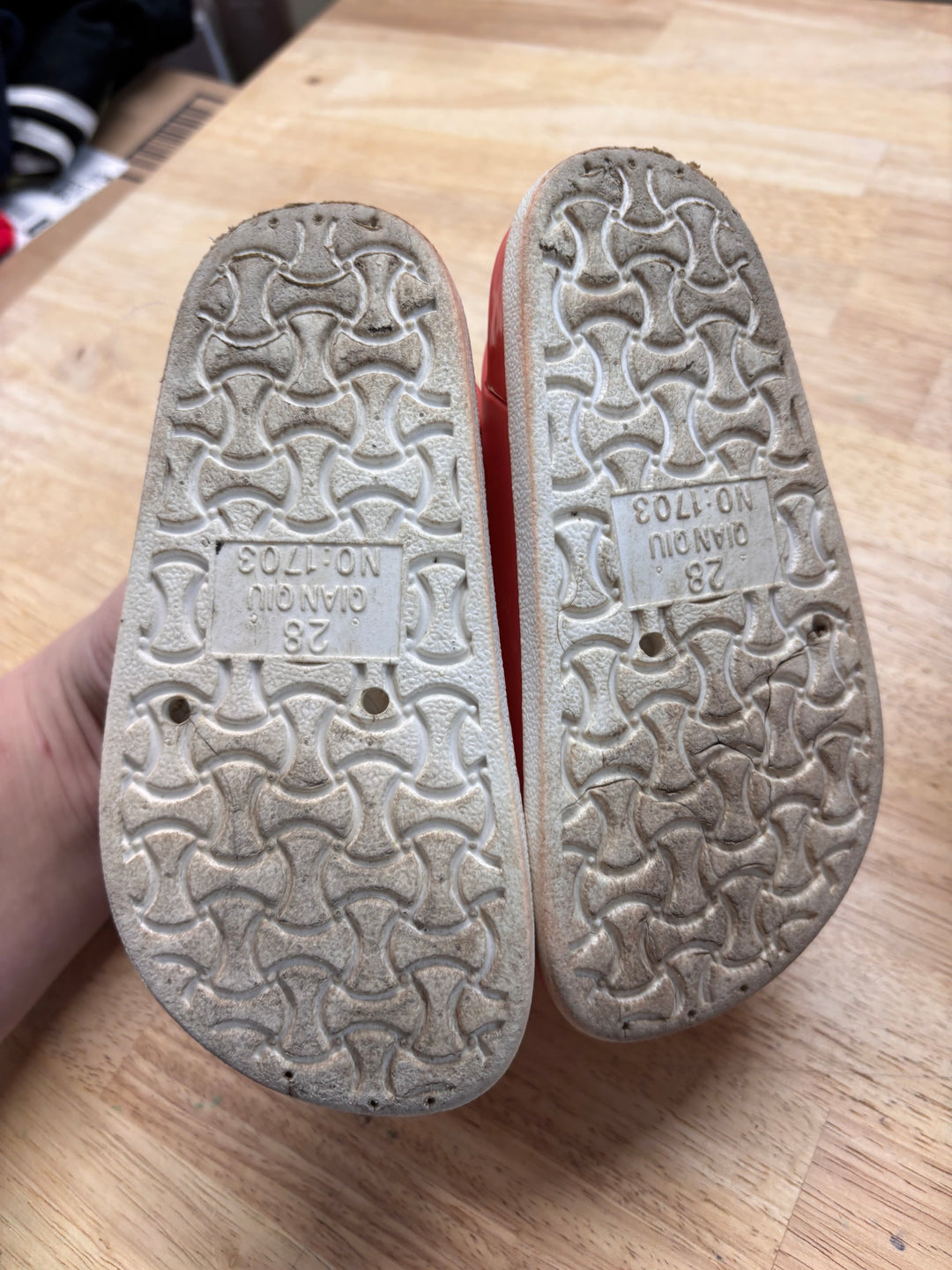 Salmon Sandals Size 28