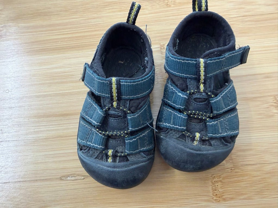 Keen Closed-Toe Sandals – 5 | Dark Blue & Black - Nest and Sprout-Consignment