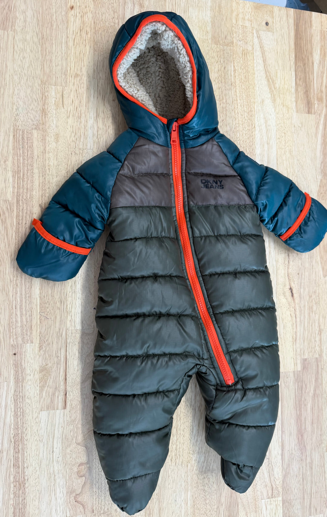 DKNY Jeans Snow Suit – 3–6M | Green Two-Tone Zipper Excellent