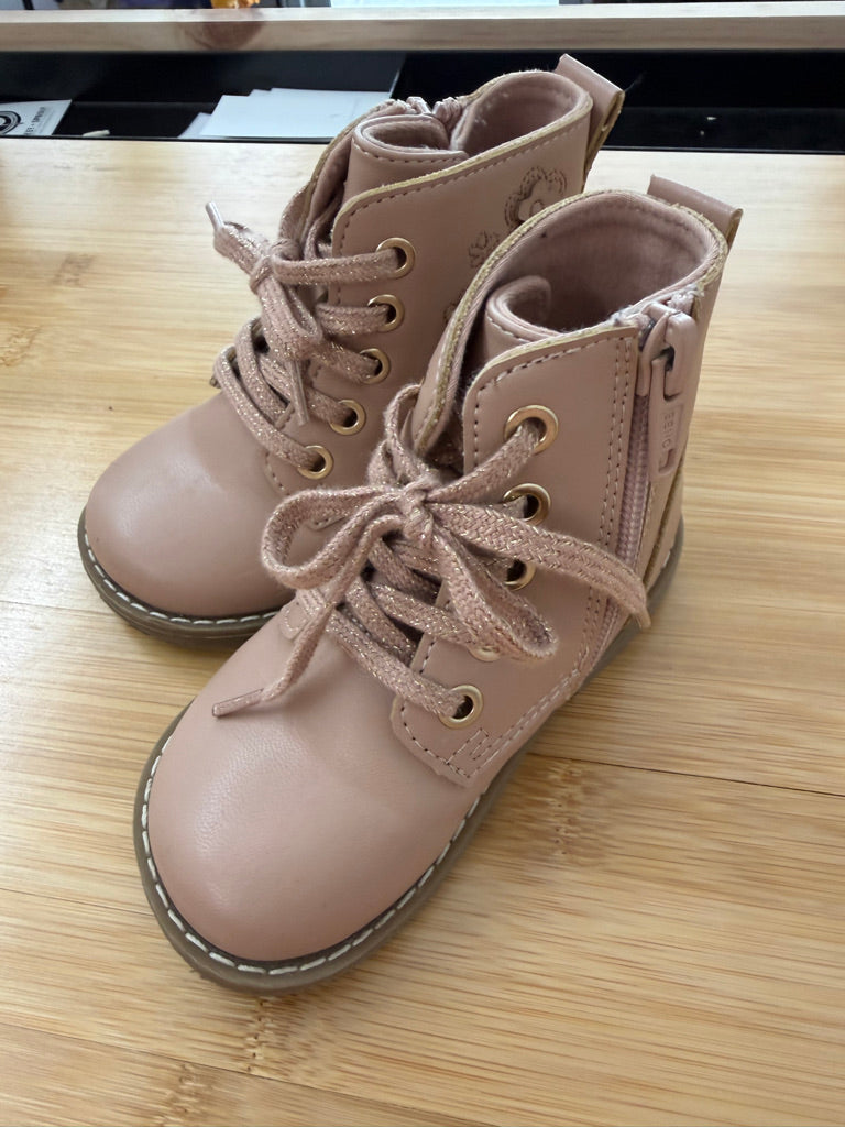 H&M Ankle Boots – EU 22 | Light Beige Floral Decorative