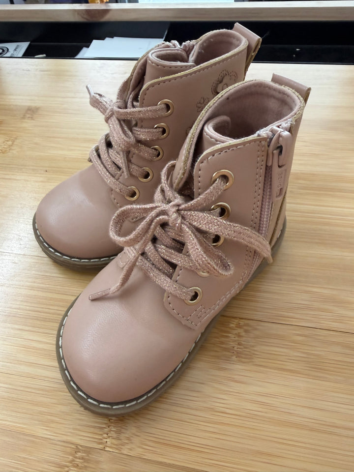 H&M Ankle Boots – EU 22 | Light Beige Floral Decorative