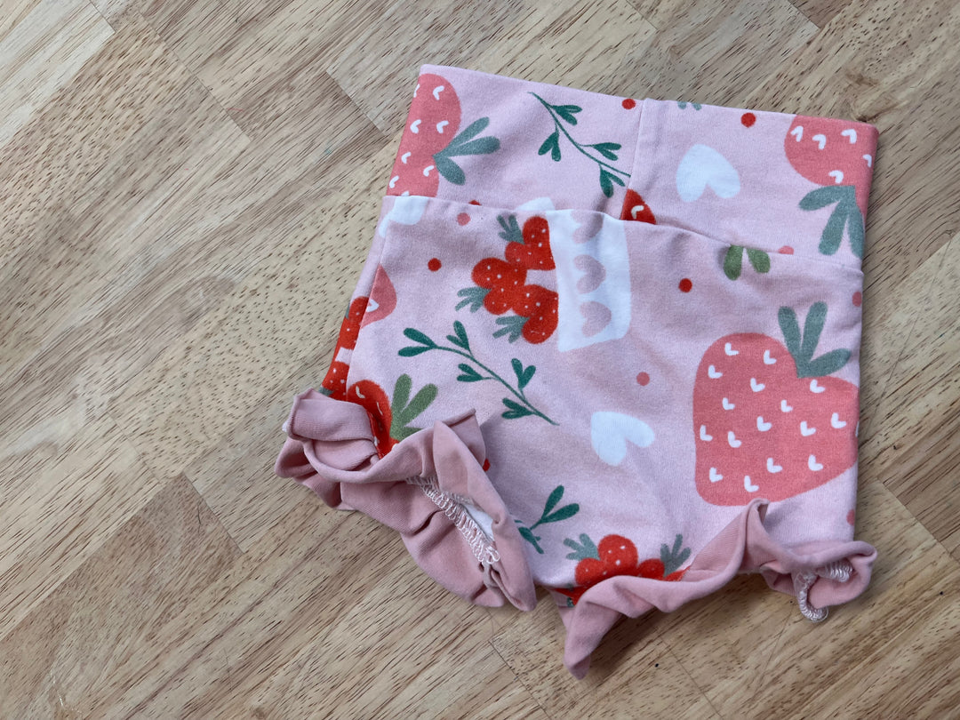 Grö by Zö Newborn Strawberry Bloomers