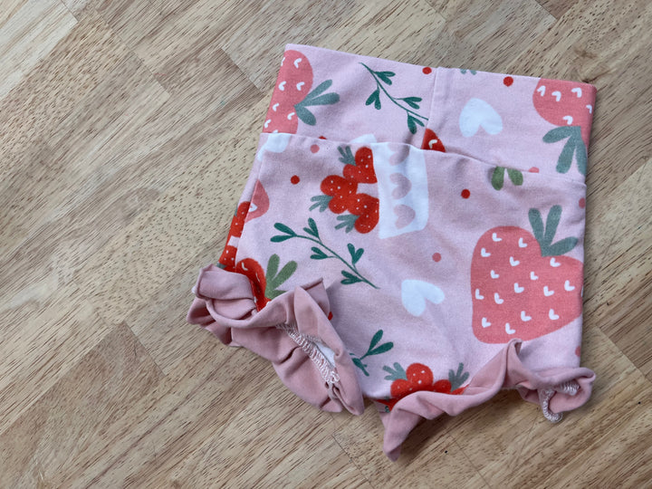 Grö by Zö Newborn Strawberry Bloomers