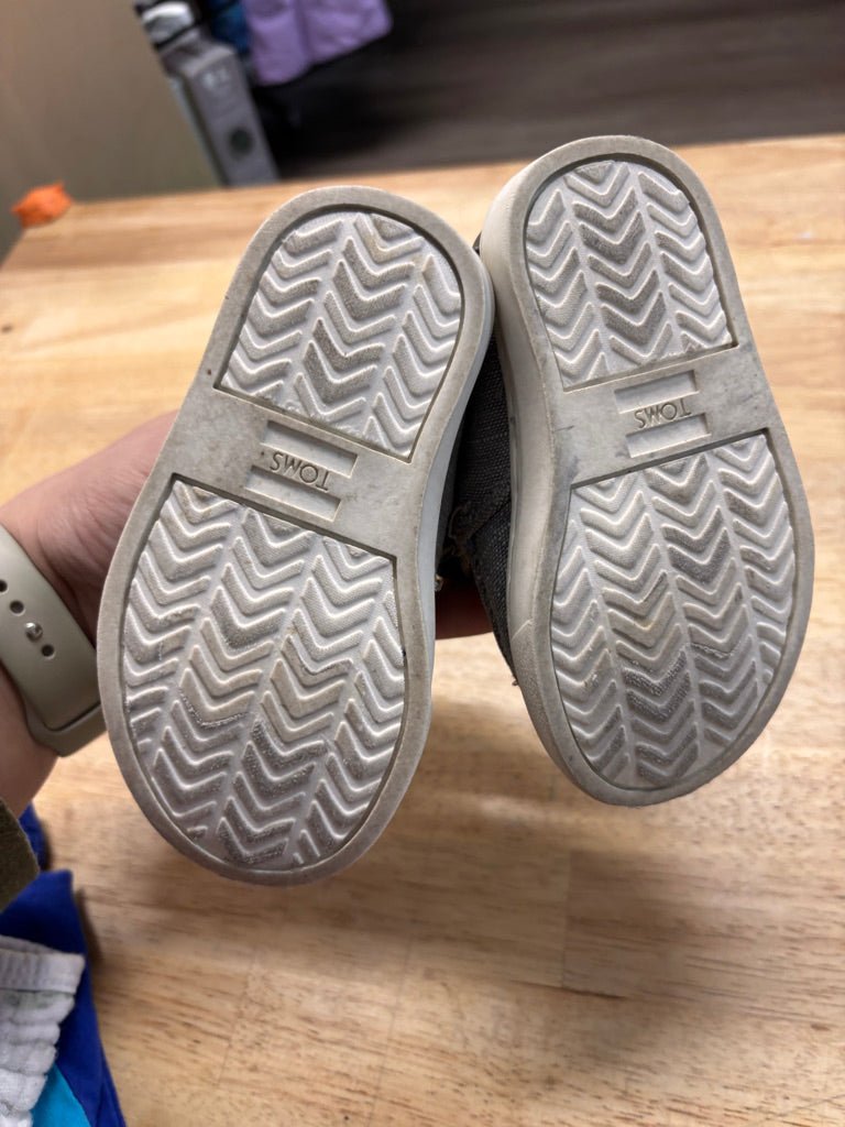Toms Chambray Slip - On Shoes – Size 5 - Nest and Sprout - Consignment