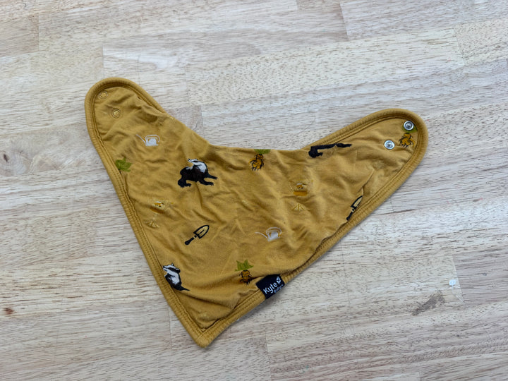 Kyte Baby Harry Potter Badgers Bib – One Size | Play