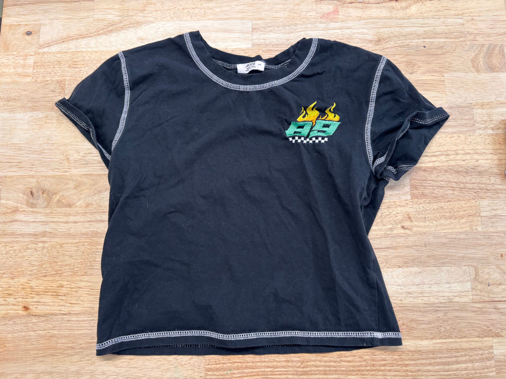 Ardene Small Black Crop Top – “89” Graphic