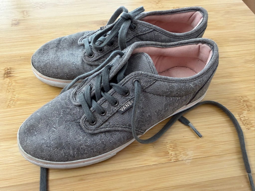 Vans Lace-Up Sneakers – EU 34.5 (Youth) | Light Grey & Pink - Nest and Sprout-Consignment