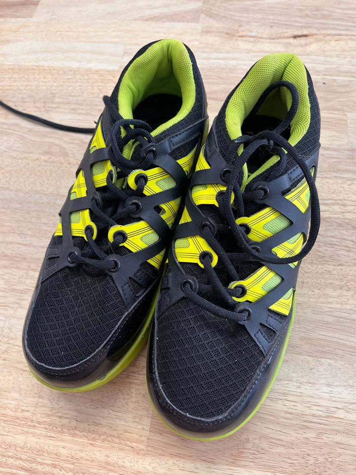 XDH Shoes – Size 40 Black & Green Wheel Style