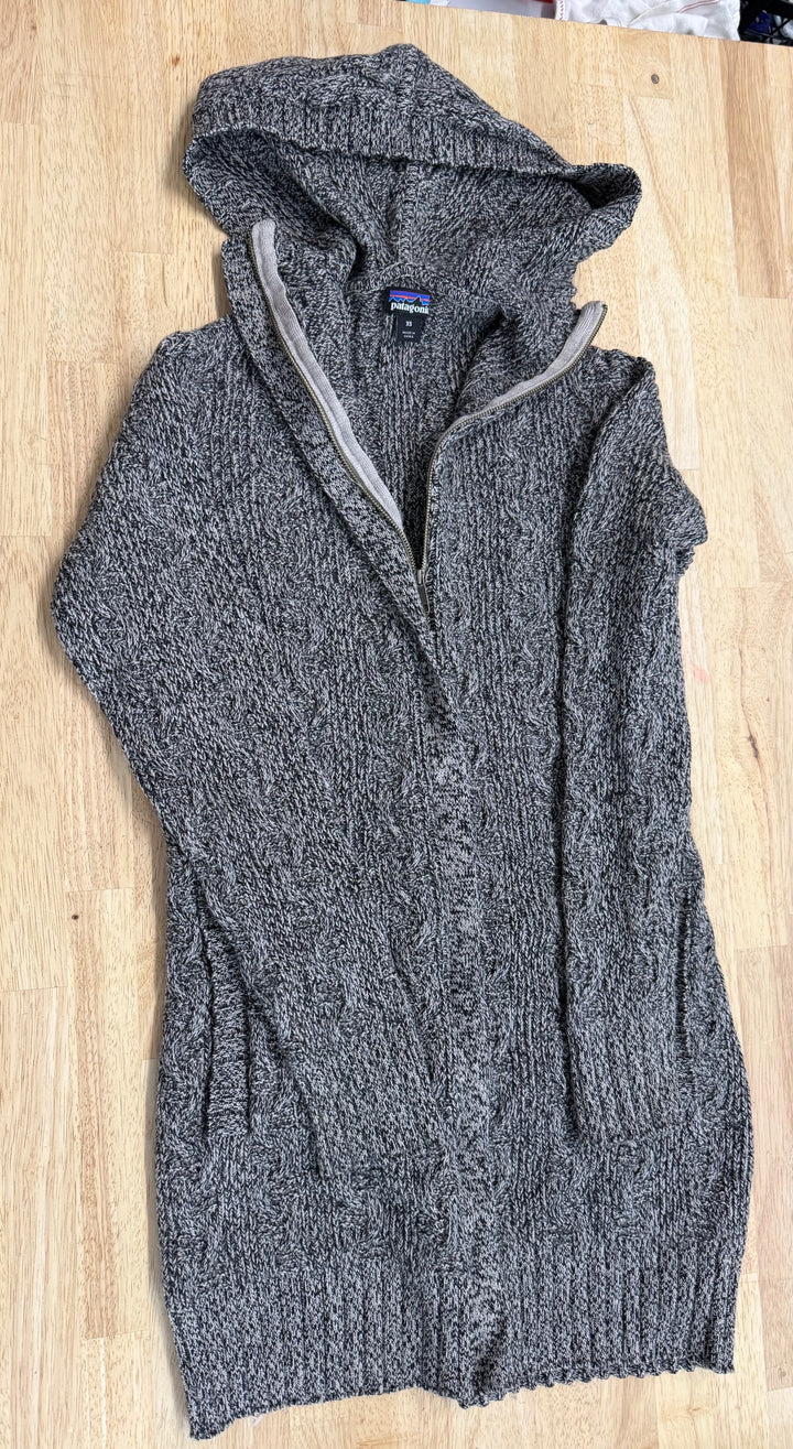 Patagonia Chunky Cable Knit Zip-Up Sweater – Women's Small | Grey and Black Two-Tone