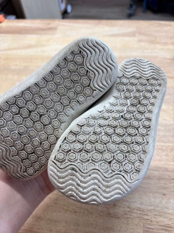 Hobibear Cream Barefoot Shoes Size 24