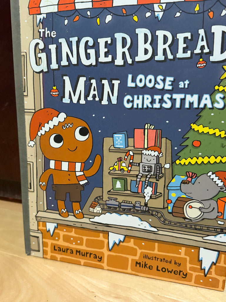 Used: The Gingerbread Man Loose at Christmas – Laura Murray | Holiday