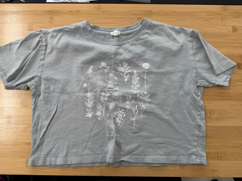 Garage Crop Top – M (14–16Y) | Light Green Floral