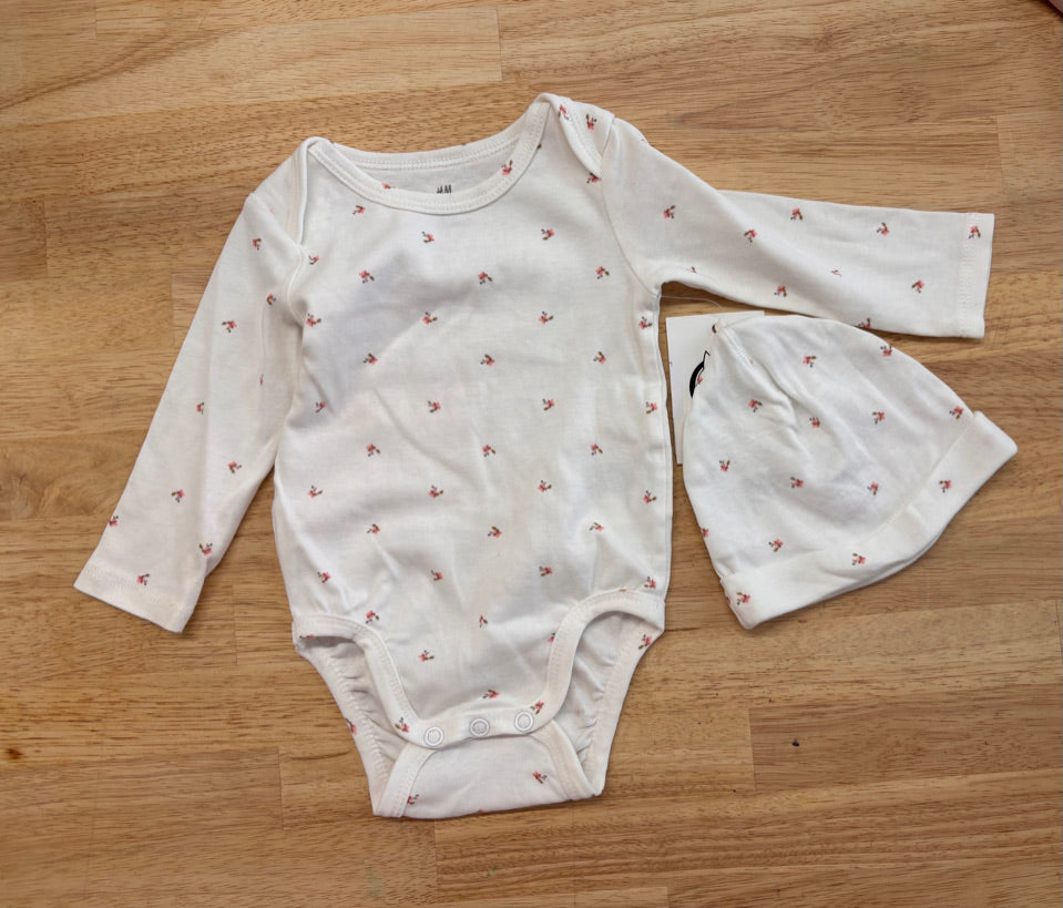 H&M 4-6 Month Long Sleeve Bodysuit with matching hat