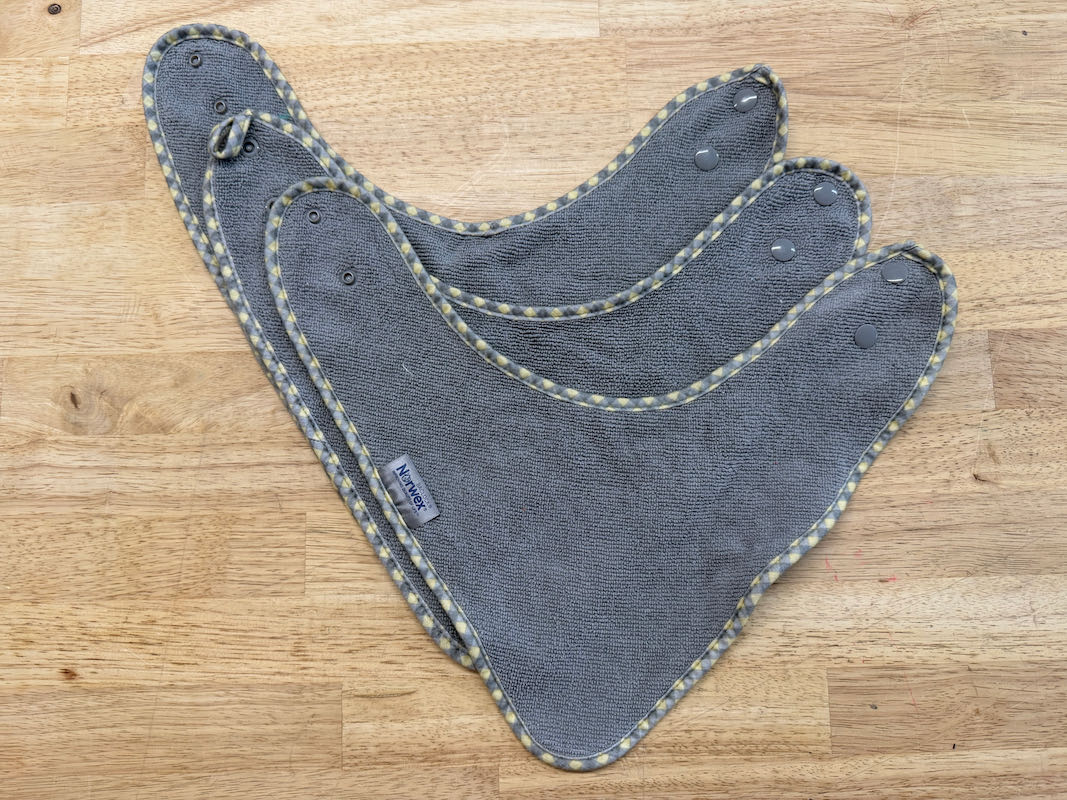 Norwex Bib Set Grey Yellow (3-Pack)