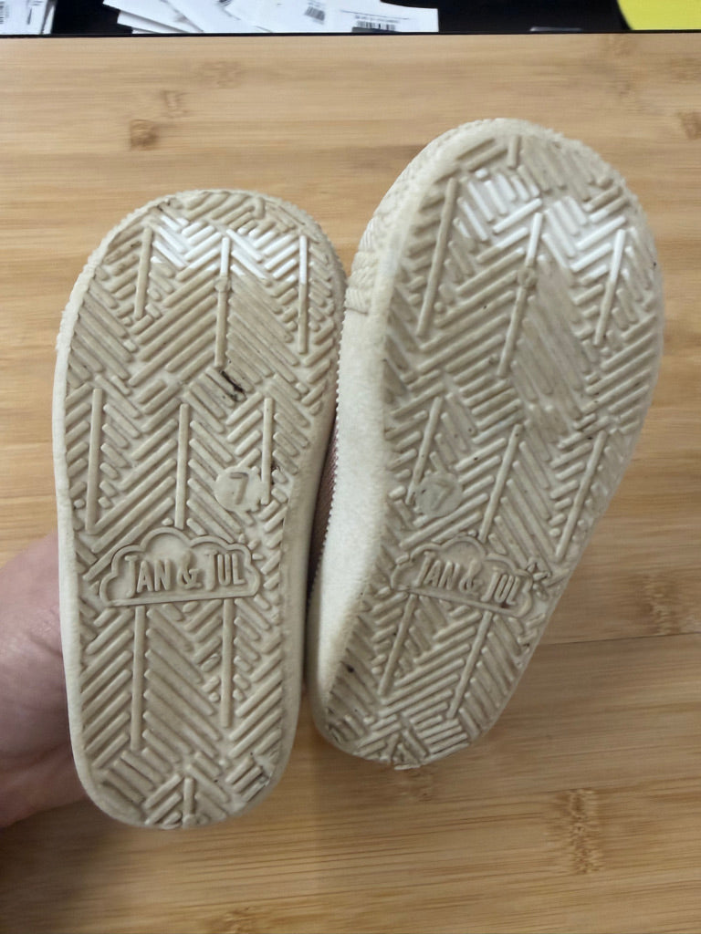Jan & Jul Starfish Knit Shoes – 7 | Play