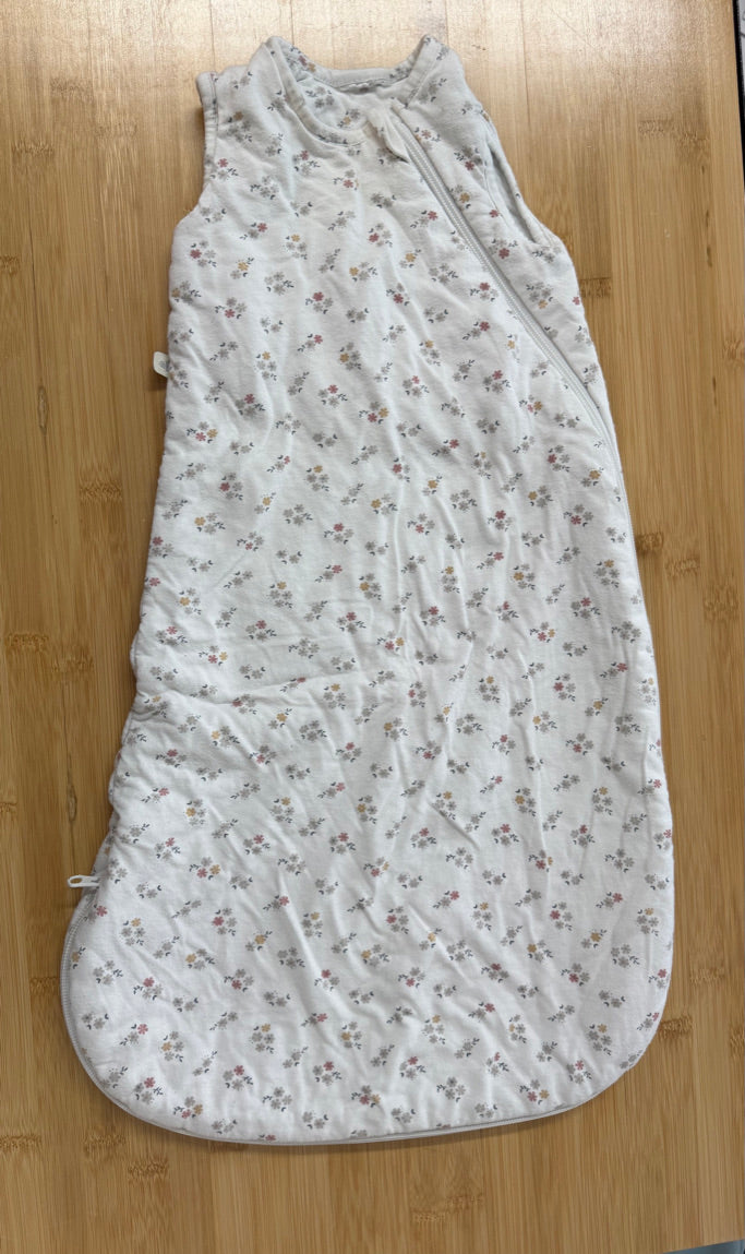Perlim Pinpin Floral Sleep Sack – 0–6M | White Medium Weight | Play