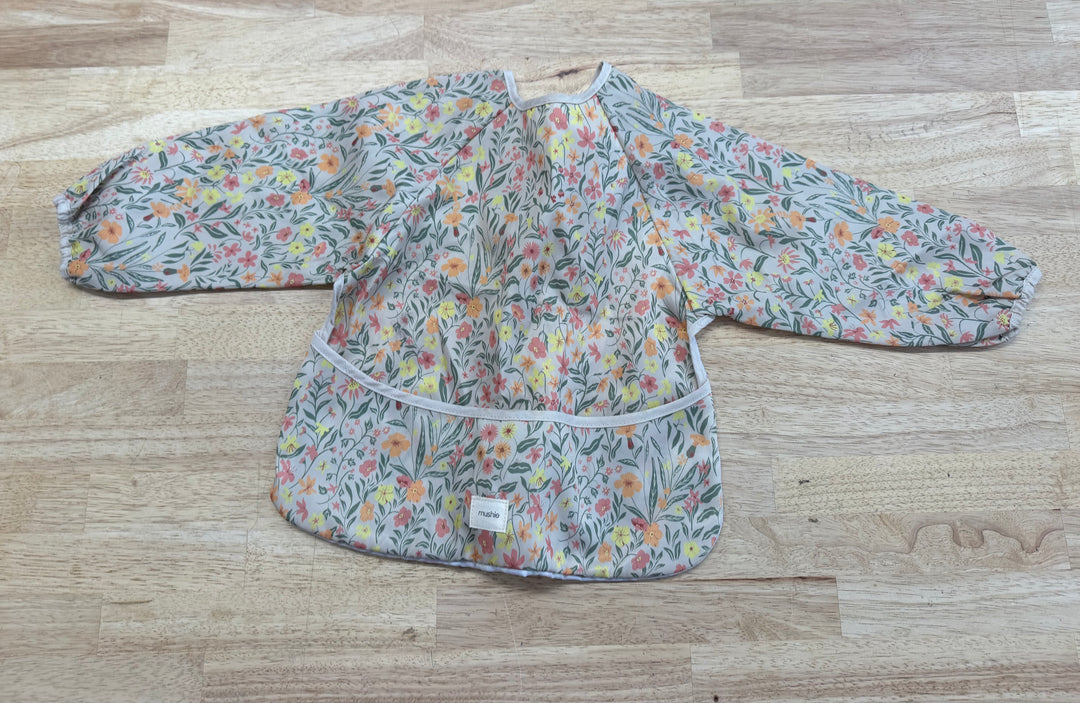 Mushie and Co Floral Bib – Light Beige | Velcro